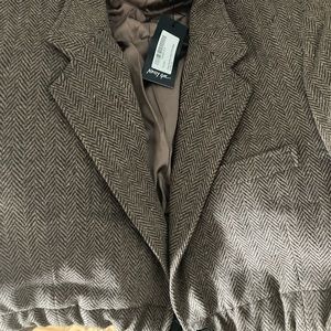 Cropped tweed blazer